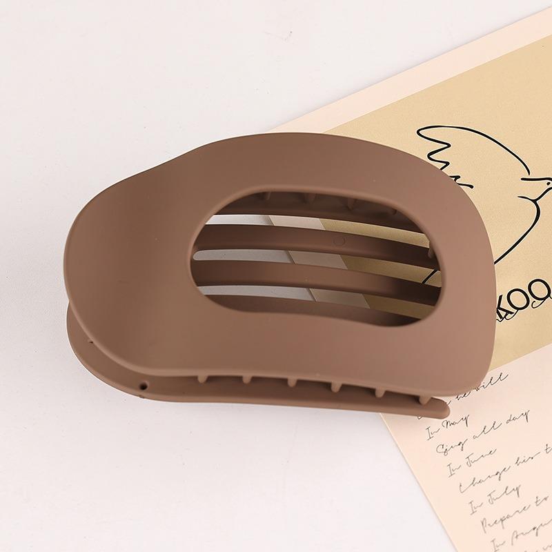 🎁Casual Versatile Solid Colour Lay Flat Hair Clip