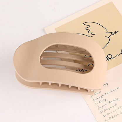 🎁Casual Versatile Solid Colour Lay Flat Hair Clip